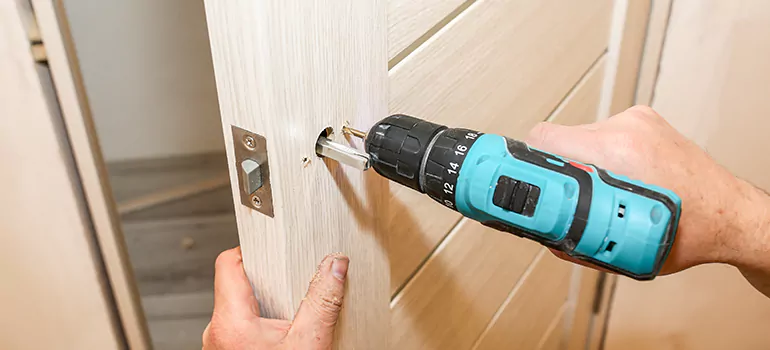 Old Door Knob Repair in Riverview, FL