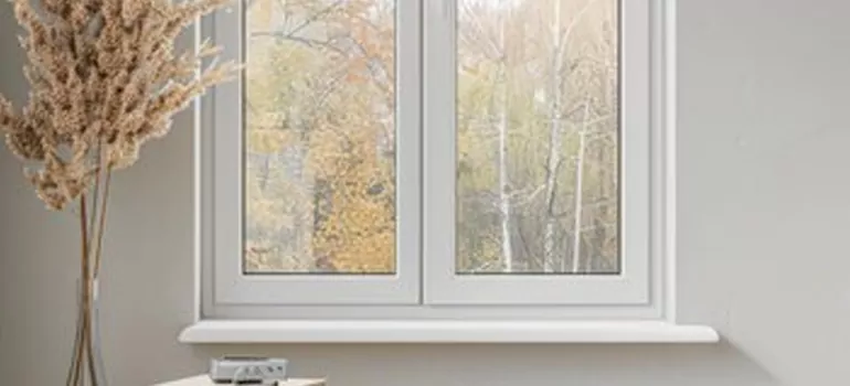 Vinyl Window Stool in Riverview, FL